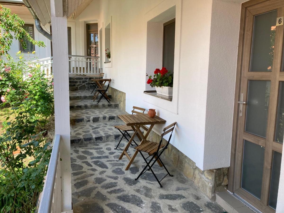 Fogado A Ket Toelgyfahoz Bed and Breakfast Sümeg Buitenkant foto